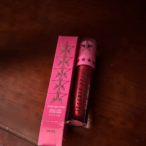 Jeffree Star velor Liquid Lipstick- poinsettia - Picture 2 of 4